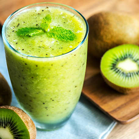 Nutritious kiwi smoothie. Health tips provided by Wild Workouts & Wellness Bayview